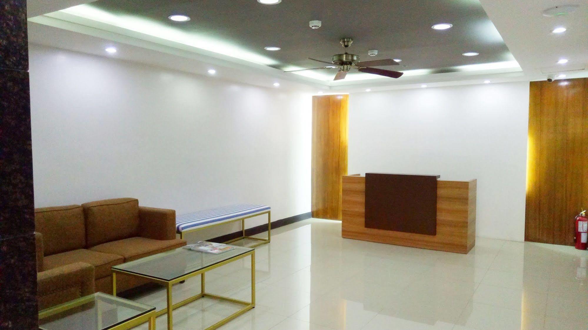 La Maja Rica Hotel Tarlac City Exteriör bild