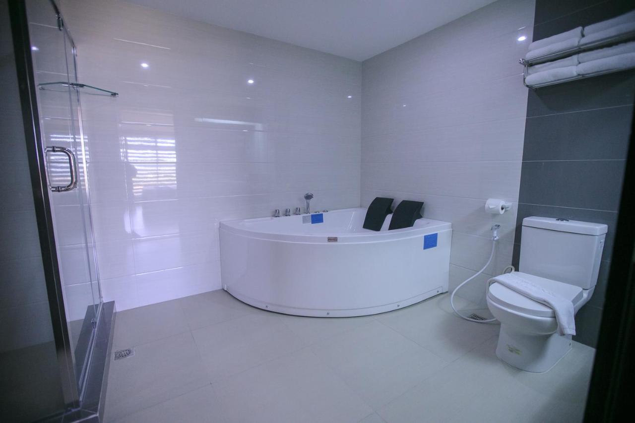 La Maja Rica Hotel Tarlac City Exteriör bild