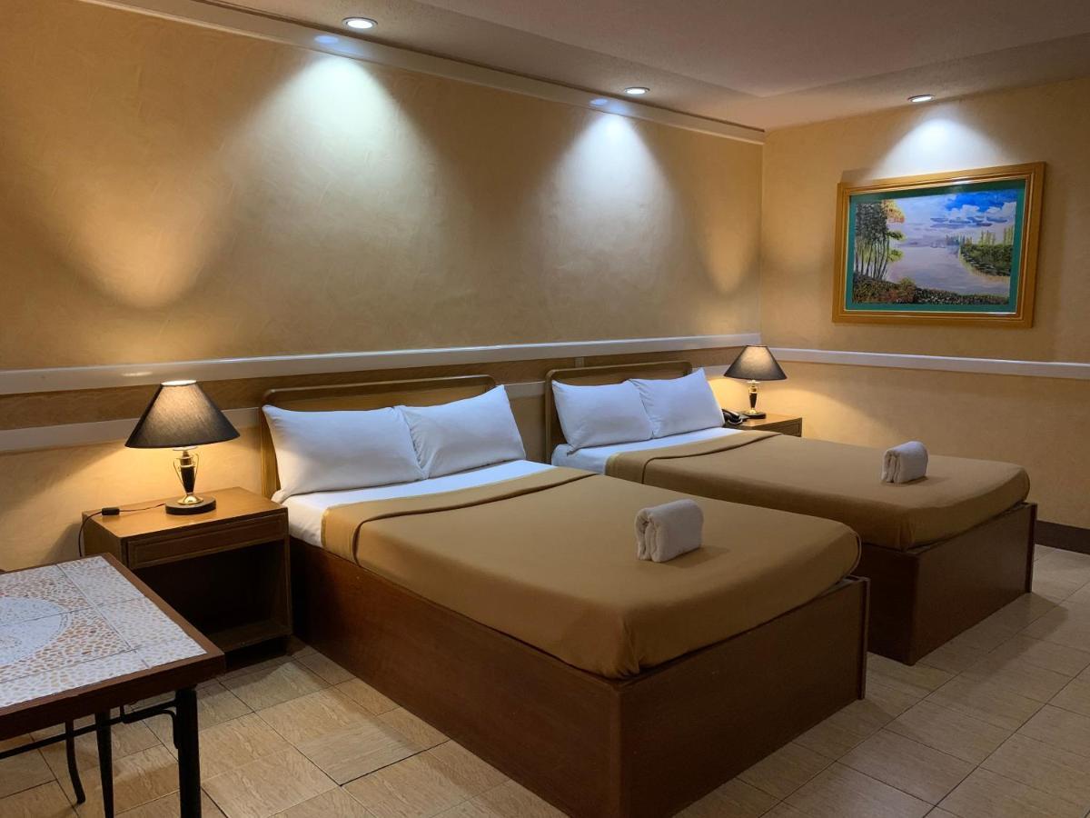 La Maja Rica Hotel Tarlac City Exteriör bild