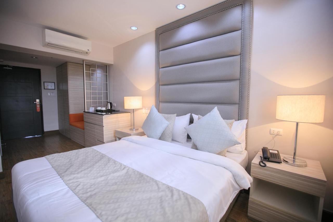 La Maja Rica Hotel Tarlac City Exteriör bild