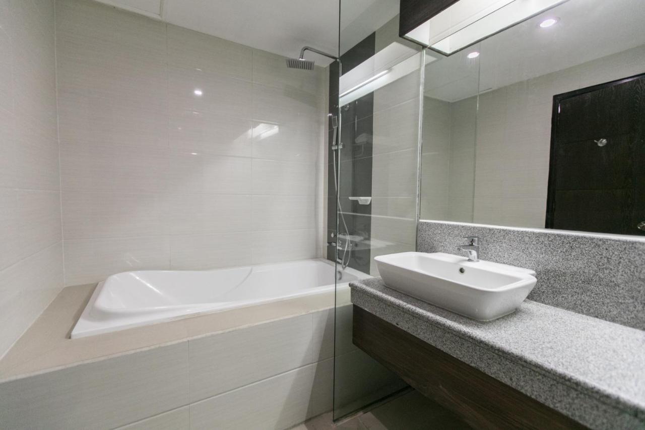 La Maja Rica Hotel Tarlac City Exteriör bild