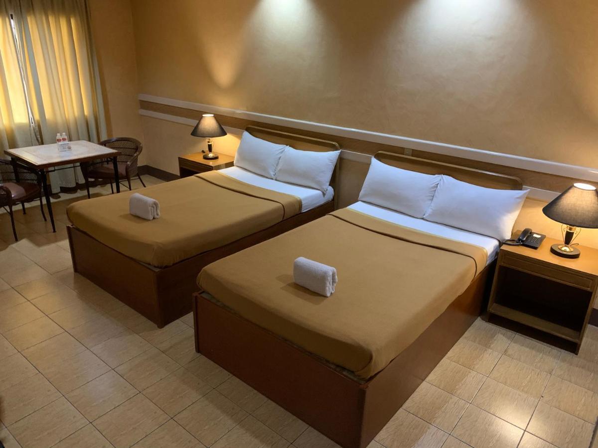 La Maja Rica Hotel Tarlac City Exteriör bild